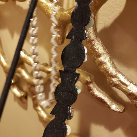 2 gorgeous headbands - Picture 9 of 9